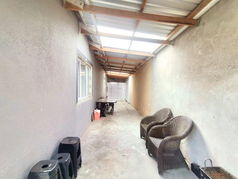 7 Bedroom Property for Sale in Goodwood Estate Western Cape